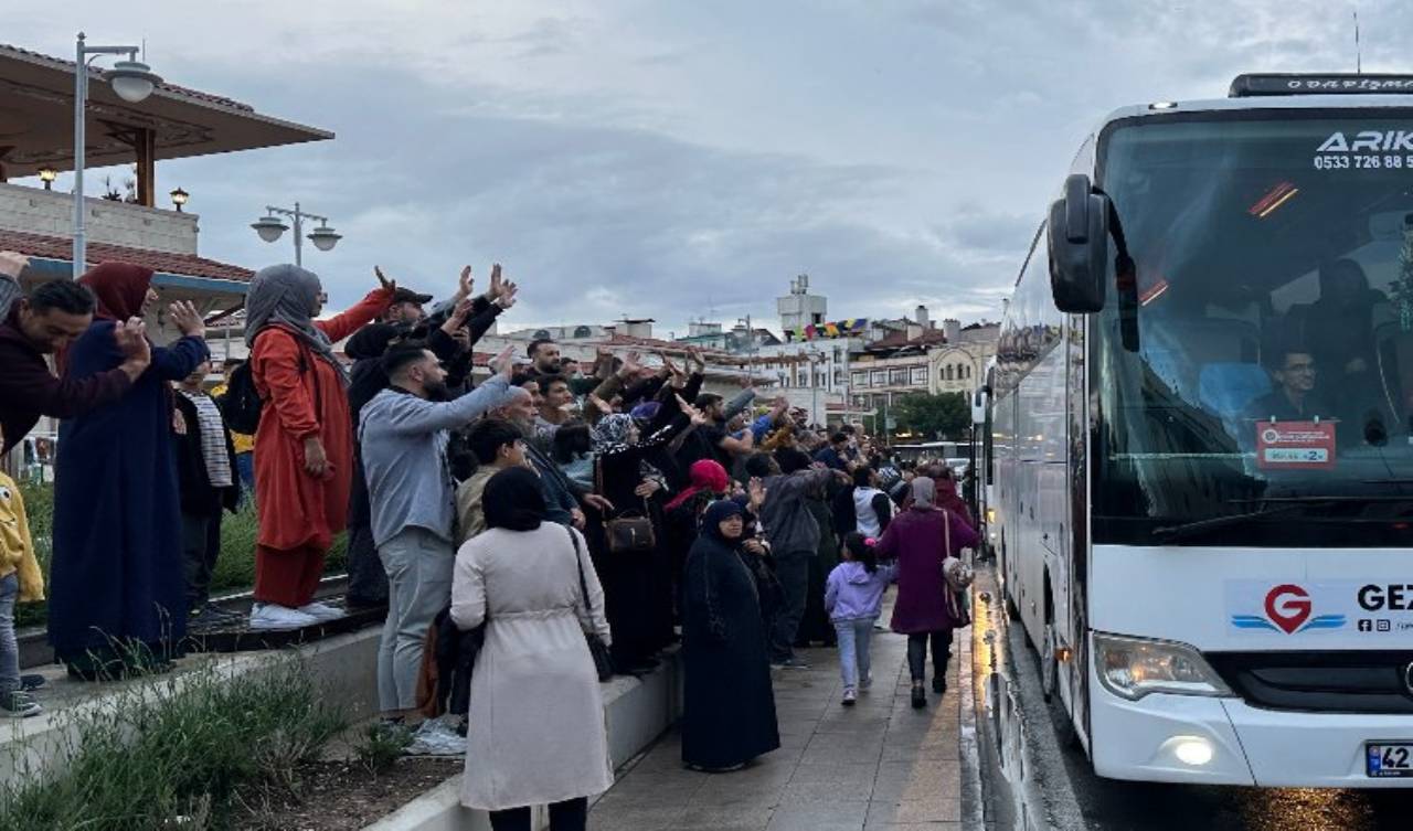 Türkiye'nin ilk Hac kafilesine Konya uğurlaması